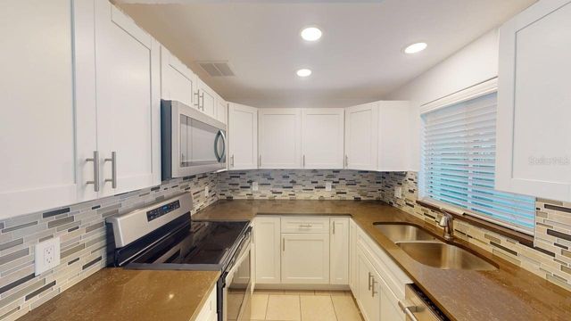 3670 PINECREST STREET 111, Sarasota, FL 34232