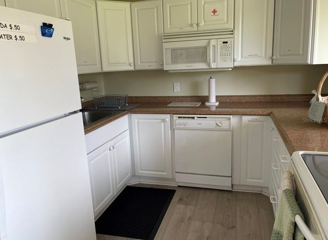 3670 PINECREST STREET 111, Sarasota, FL 34232