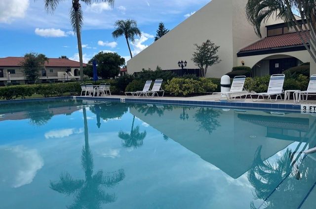 3670 PINECREST STREET 111, Sarasota, FL 34232