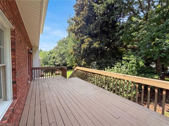 524 Sun Creek Drive, Winston-salem, NC 27104