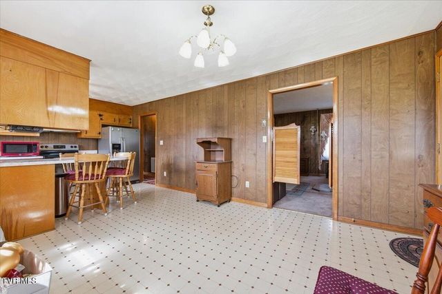 533 Monte Vista Drive, Glade Spring, VA 24340