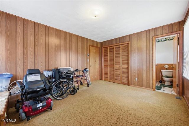 533 Monte Vista Drive, Glade Spring, VA 24340