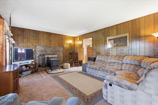 533 Monte Vista Drive, Glade Spring, VA 24340