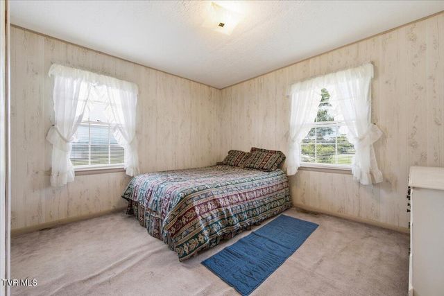 533 Monte Vista Drive, Glade Spring, VA 24340