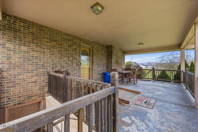 533 Monte Vista Drive, Glade Spring, VA 24340