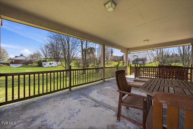 533 Monte Vista Drive, Glade Spring, VA 24340