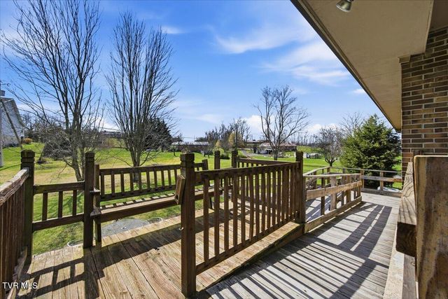 533 Monte Vista Drive, Glade Spring, VA 24340