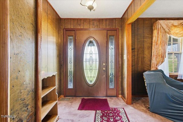 533 Monte Vista Drive, Glade Spring, VA 24340