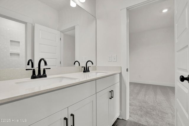 27 Lookout Point, Hampstead, NC 28443