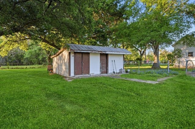 804 N Cleveland, Dayton, TX 77535