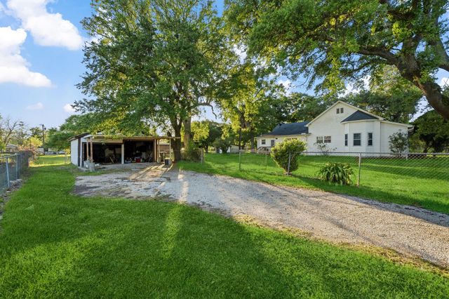 804 N Cleveland, Dayton, TX 77535