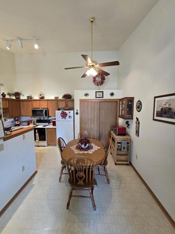 6198 S Creekside DRIVE #13, Cudahy, WI 53110