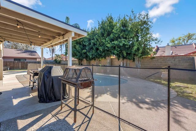 2428 W 3rd Street, Madera, CA 93637