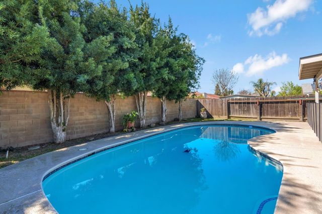 2428 W 3rd Street, Madera, CA 93637