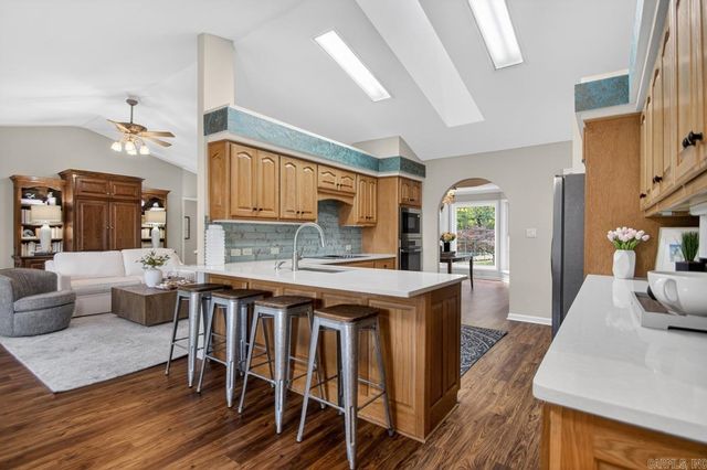 10 Dominar Place, Hot Springs Village, AR 71909