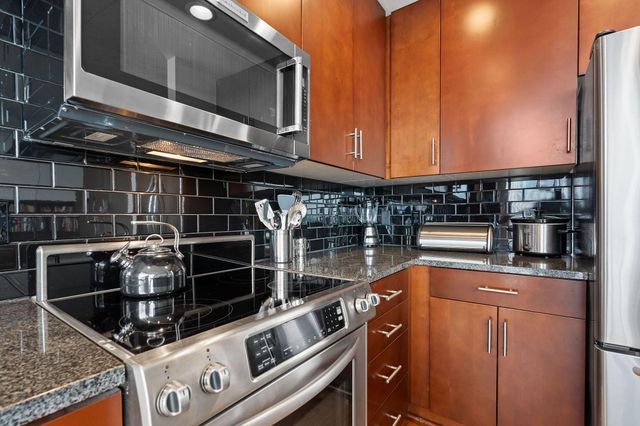 360 Nueces ST 1310, Austin, TX 78701