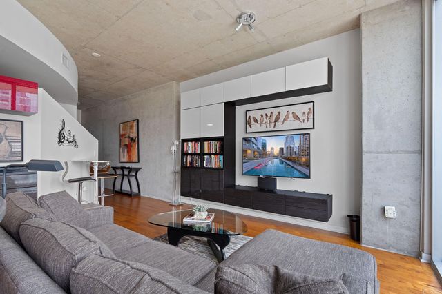 360 Nueces ST 1310, Austin, TX 78701