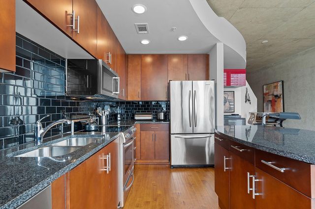 360 Nueces ST 1310, Austin, TX 78701