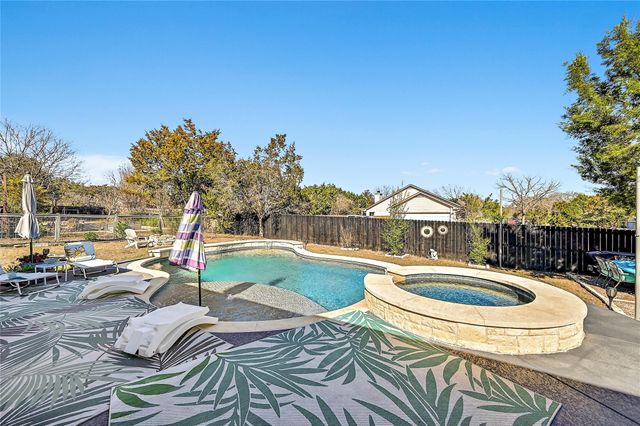 1 Rolling Hills RD, Wimberley, TX 78676