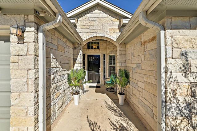 1 Rolling Hills RD, Wimberley, TX 78676