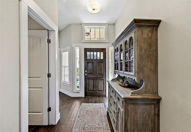 1 Rolling Hills RD, Wimberley, TX 78676