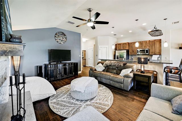 1 Rolling Hills RD, Wimberley, TX 78676