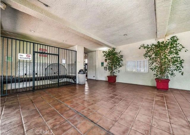 5460 White Oak G101, Encino, CA 91316
