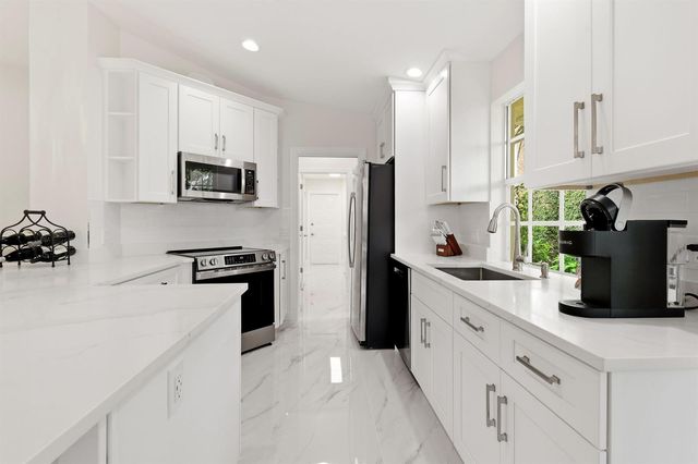 198 Brier Circle, Jupiter, FL 33458