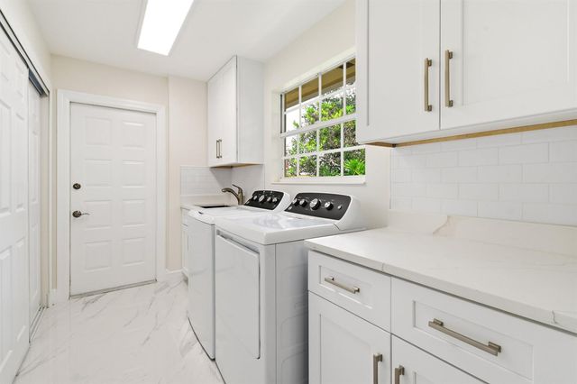 198 Brier Circle, Jupiter, FL 33458