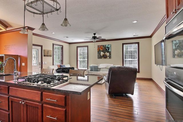 18770 Milton Dr, Livingston, LA 70754