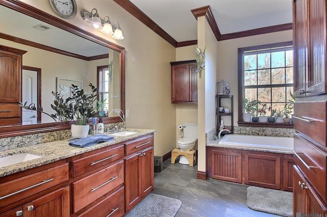 18770 Milton Dr, Livingston, LA 70754