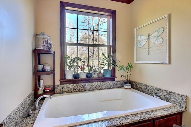 18770 Milton Dr, Livingston, LA 70754