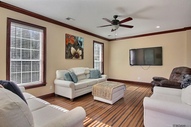 18770 Milton Dr, Livingston, LA 70754