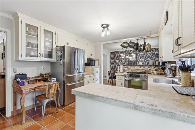 100 W 109th Terrace, Kansas City, MO 64114