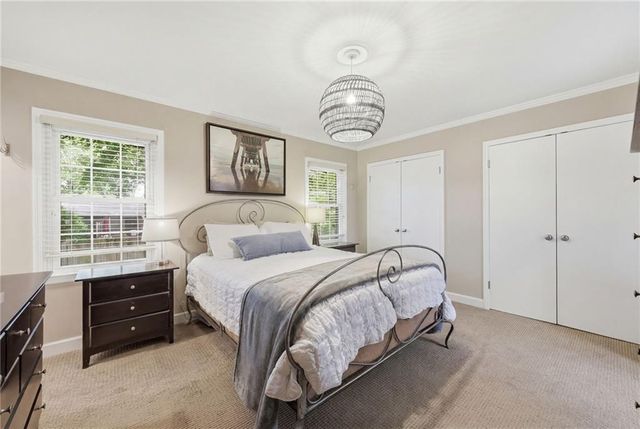 100 W 109th Terrace, Kansas City, MO 64114