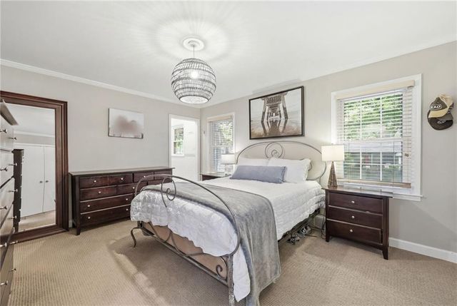 100 W 109th Terrace, Kansas City, MO 64114