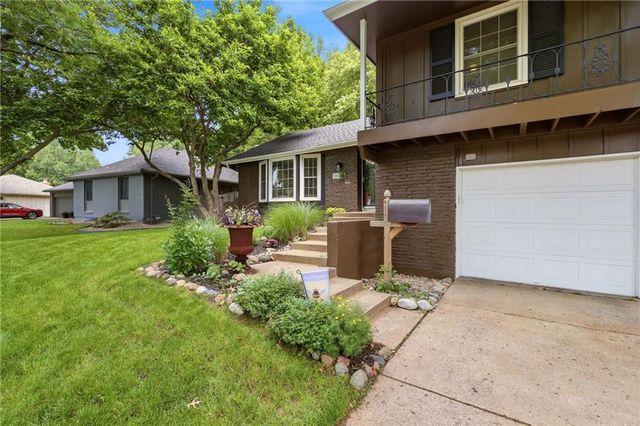 100 W 109th Terrace, Kansas City, MO 64114