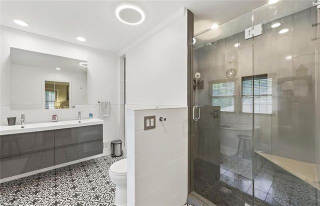 100 W 109th Terrace, Kansas City, MO 64114