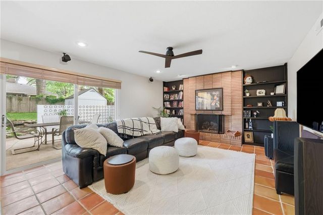 100 W 109th Terrace, Kansas City, MO 64114