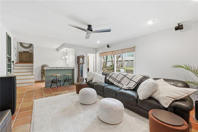 100 W 109th Terrace, Kansas City, MO 64114