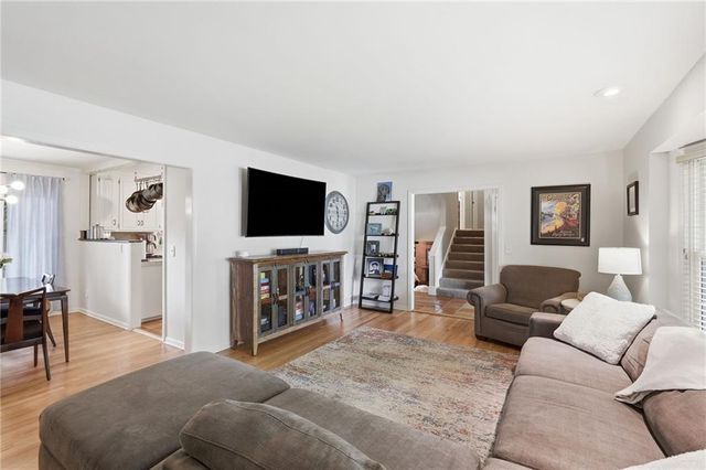 100 W 109th Terrace, Kansas City, MO 64114