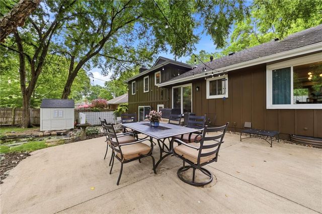 100 W 109th Terrace, Kansas City, MO 64114