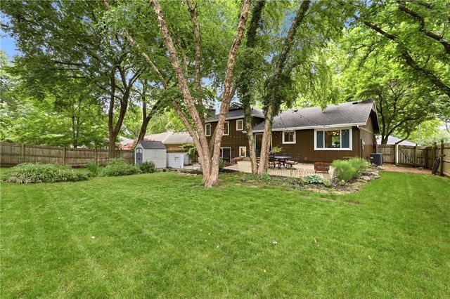 100 W 109th Terrace, Kansas City, MO 64114