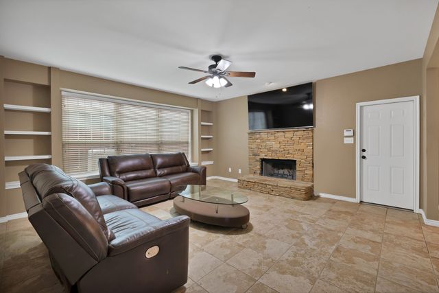 2150 Mccoy Road, Carrollton, TX 75006
