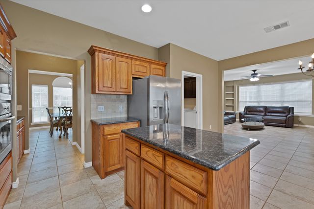 2150 Mccoy Road, Carrollton, TX 75006