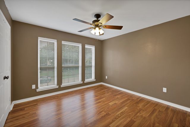 2150 Mccoy Road, Carrollton, TX 75006