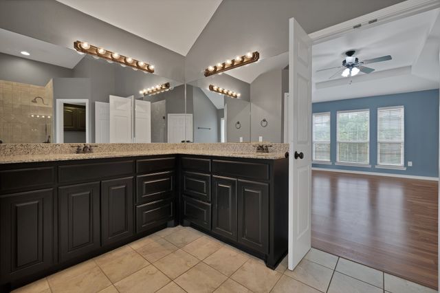 2150 Mccoy Road, Carrollton, TX 75006