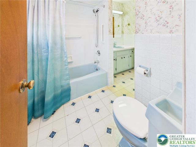 3314 Division Street, Palmer Twp, PA 18045