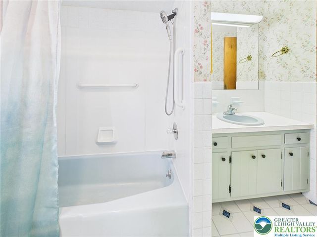 3314 Division Street, Palmer Twp, PA 18045