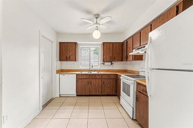 2022 LANCE COURT, Dover, FL 33527